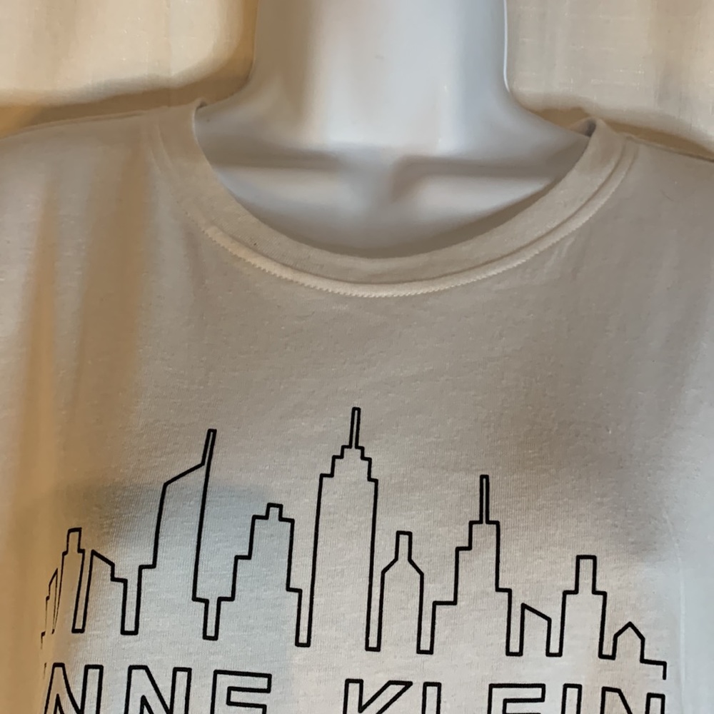 2/$20 Anne Klein M Cityscape Tee - Picture 4 of 10